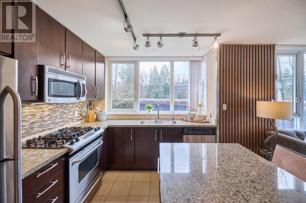301 651 Nootka Way Property Photo 6