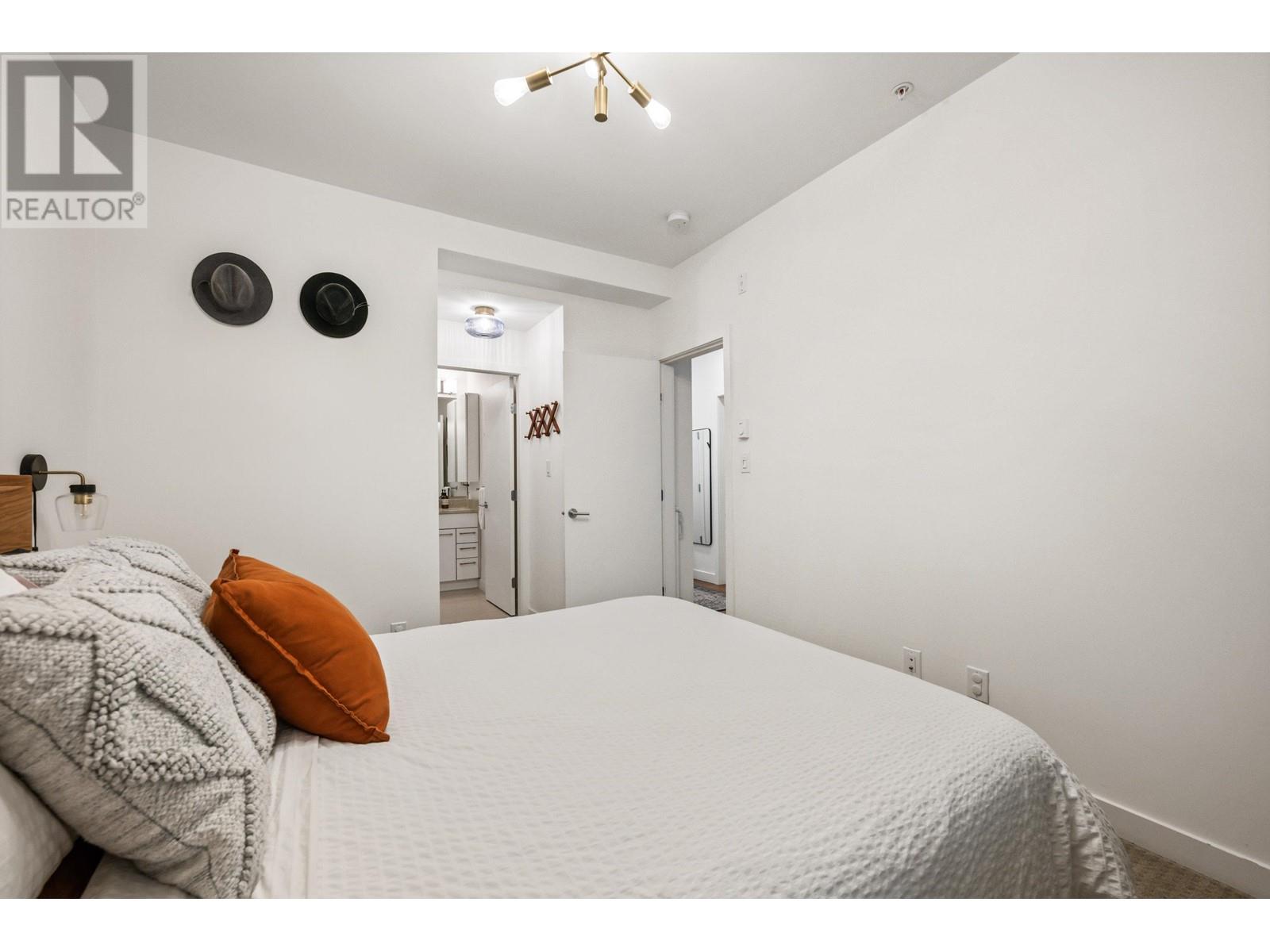 201 5460 Broadway Property Photo 15
