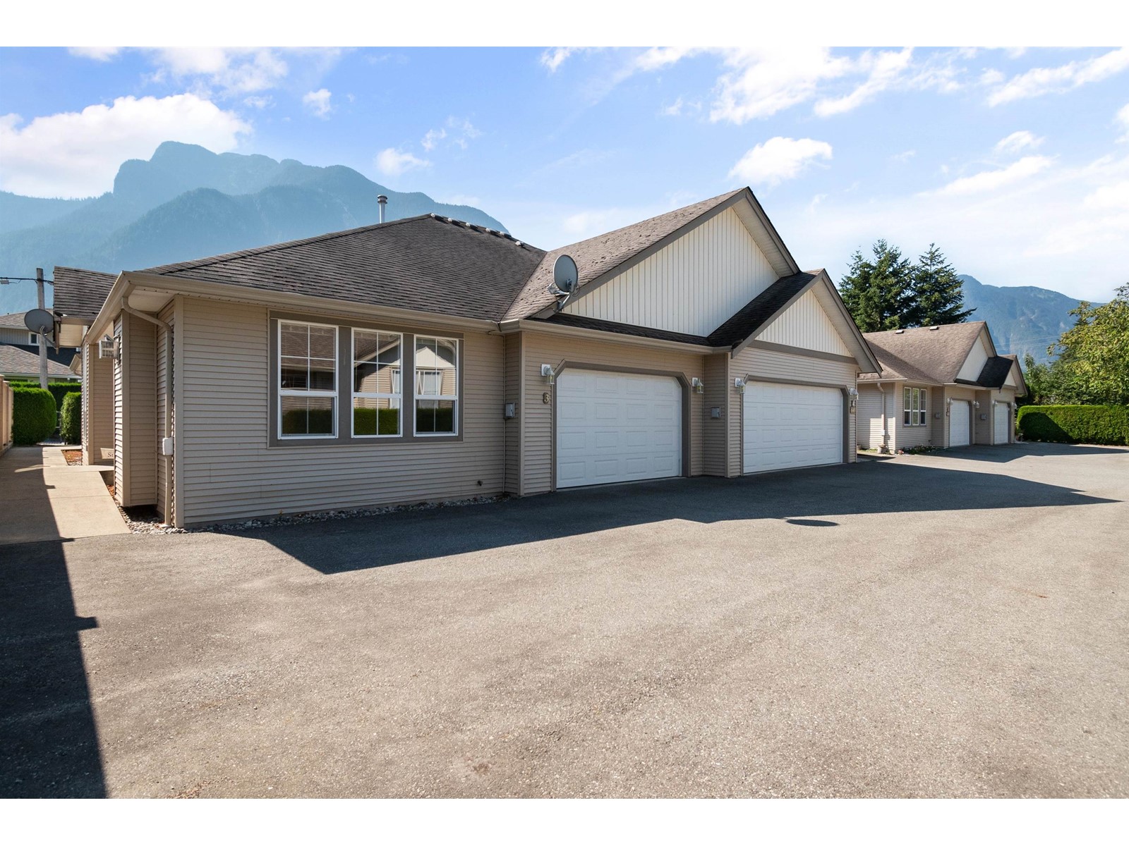 3 648 Coquihalla Street, Hope Property Photo