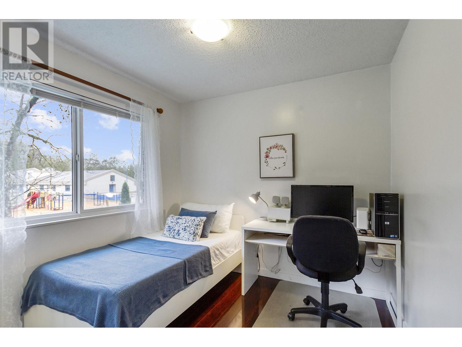 1892 Bluff Way Property Photo 15