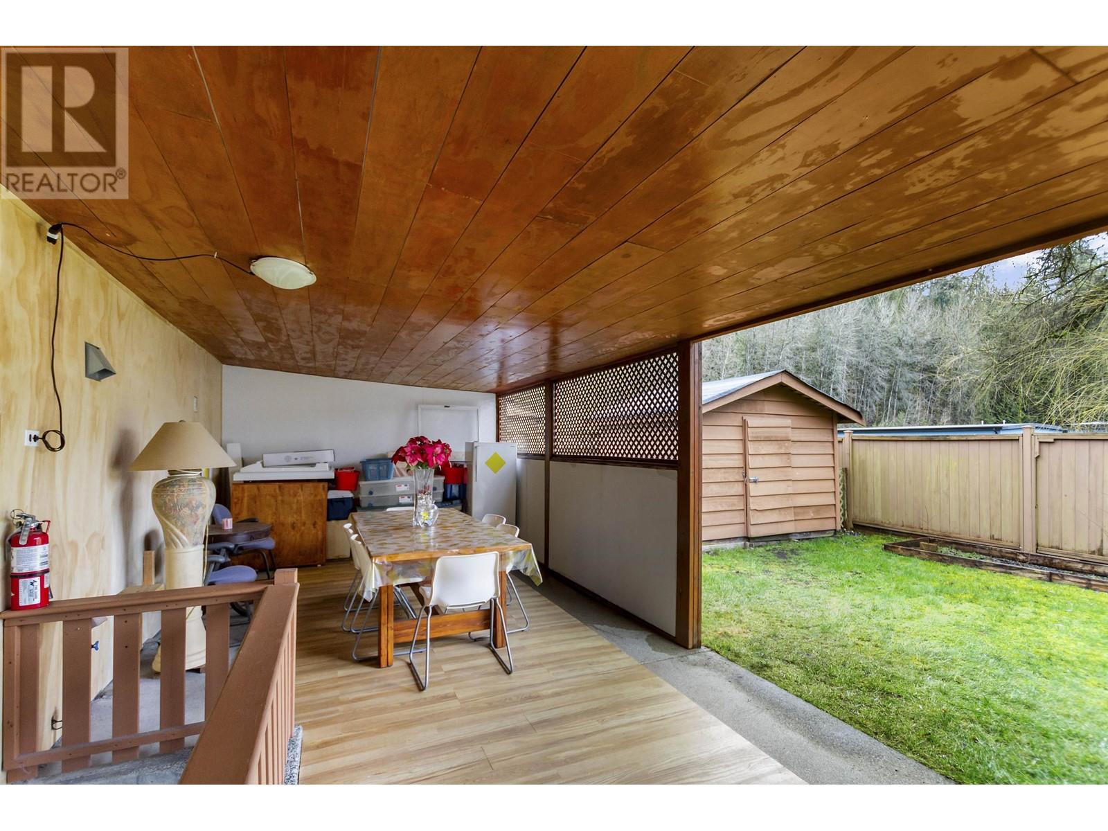 1892 Bluff Way Property Photo 25