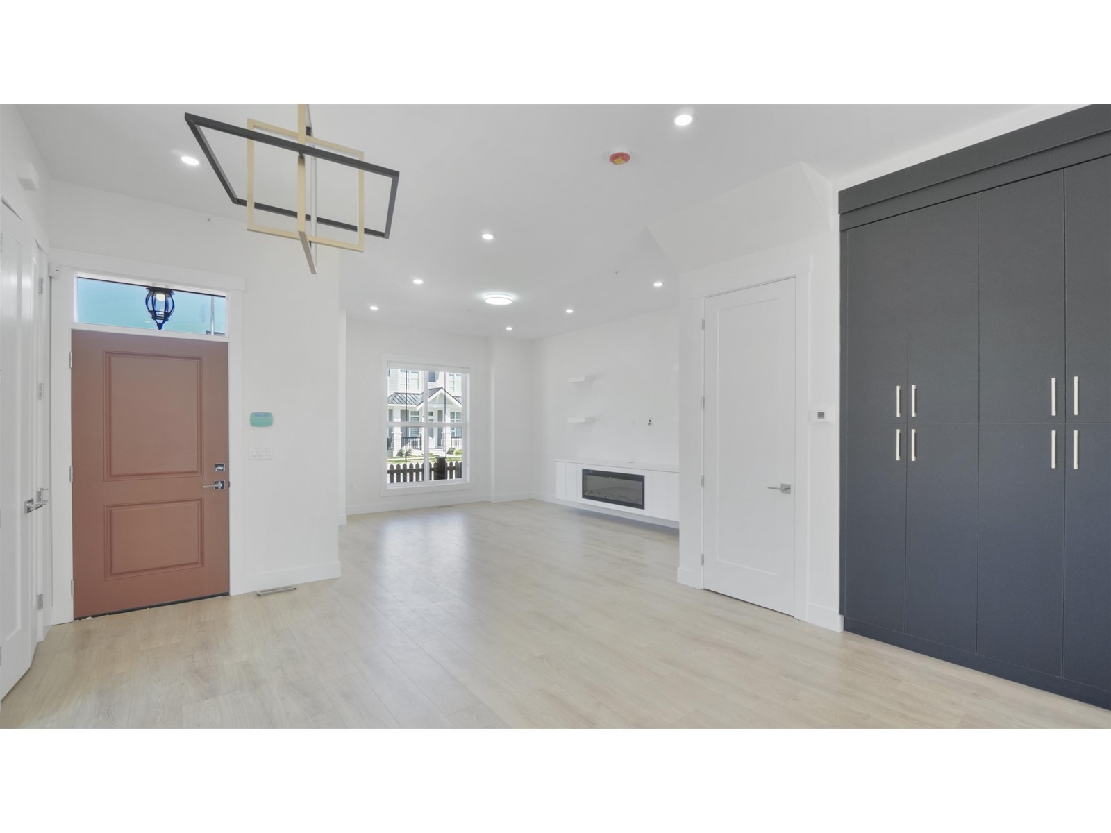 20510 76 AVENUE Property Photo 1