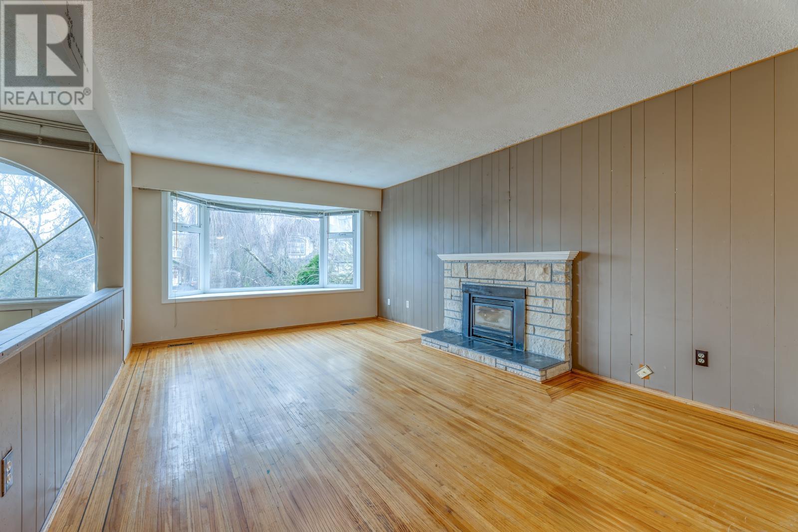 809 Lillian Street Property Photo 4