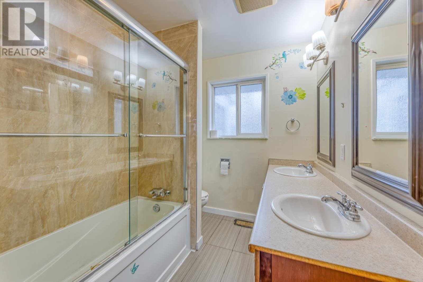 809 Lillian Street Property Photo 16