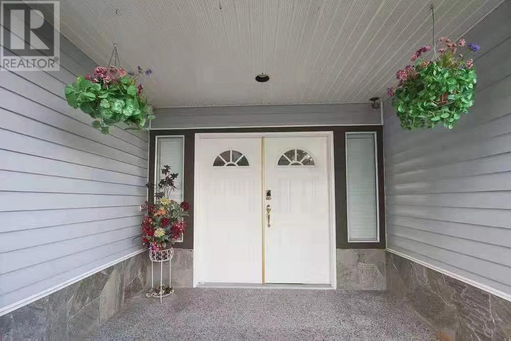 2655 Delahaye Drive Property Photo 4