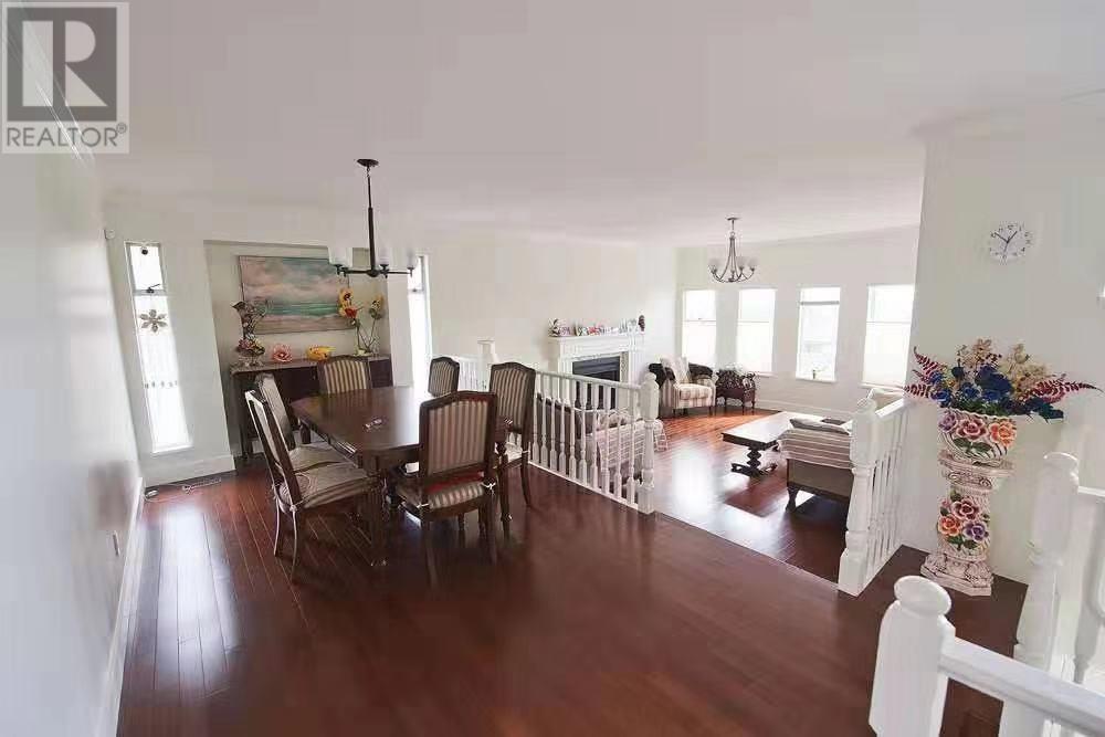 2655 Delahaye Drive Property Photo 7