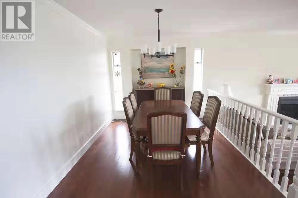 2655 Delahaye Drive Property Photo 8