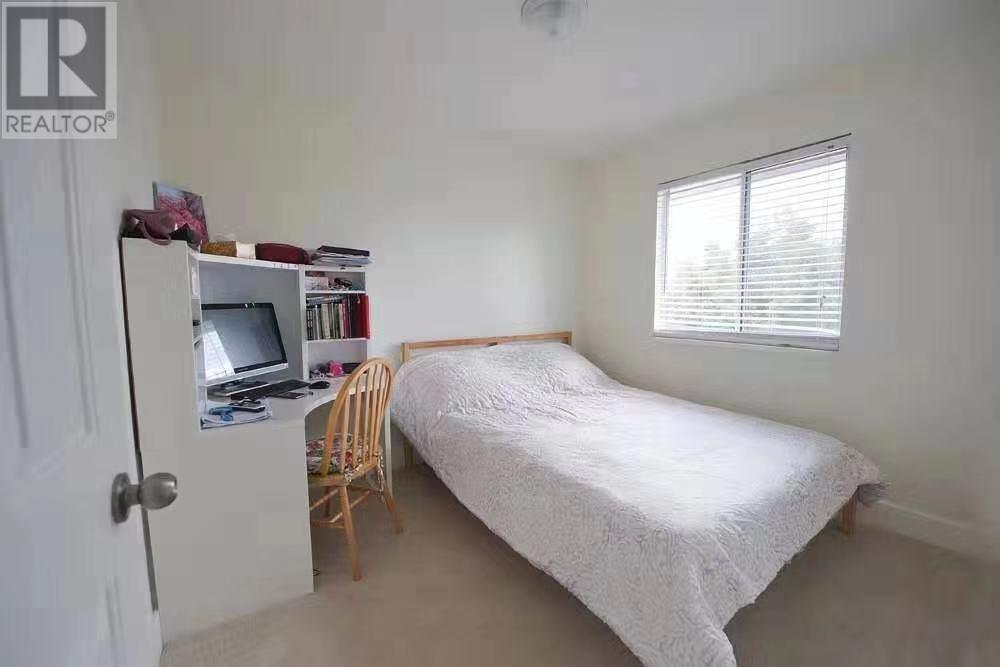 2655 Delahaye Drive Property Photo 11