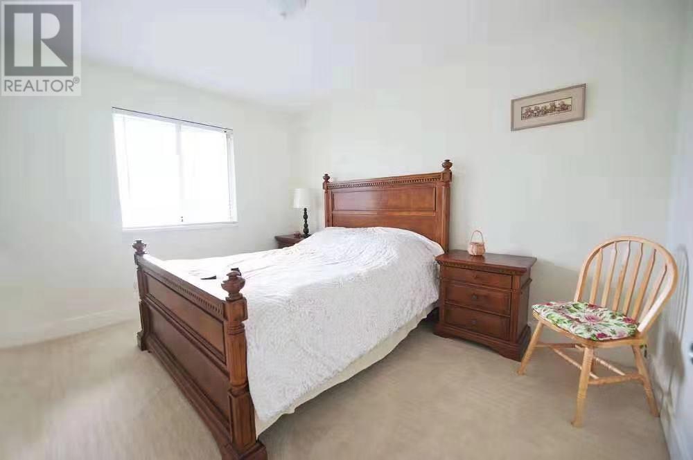 2655 Delahaye Drive Property Photo 13