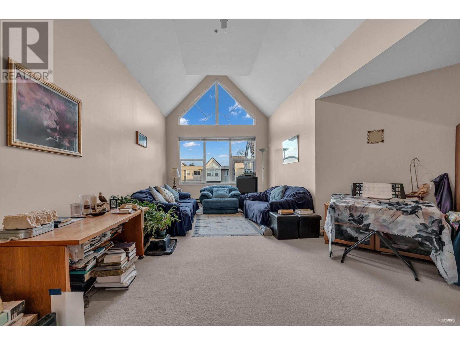 401 7011 Blundell Road Property Photo 4