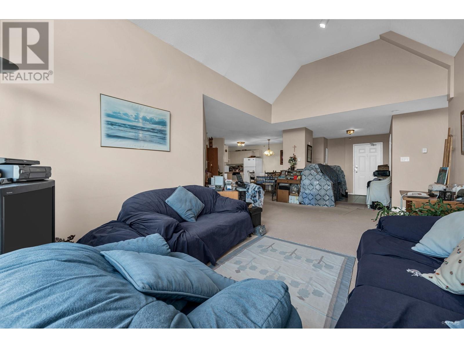 401 7011 Blundell Road Property Photo 7