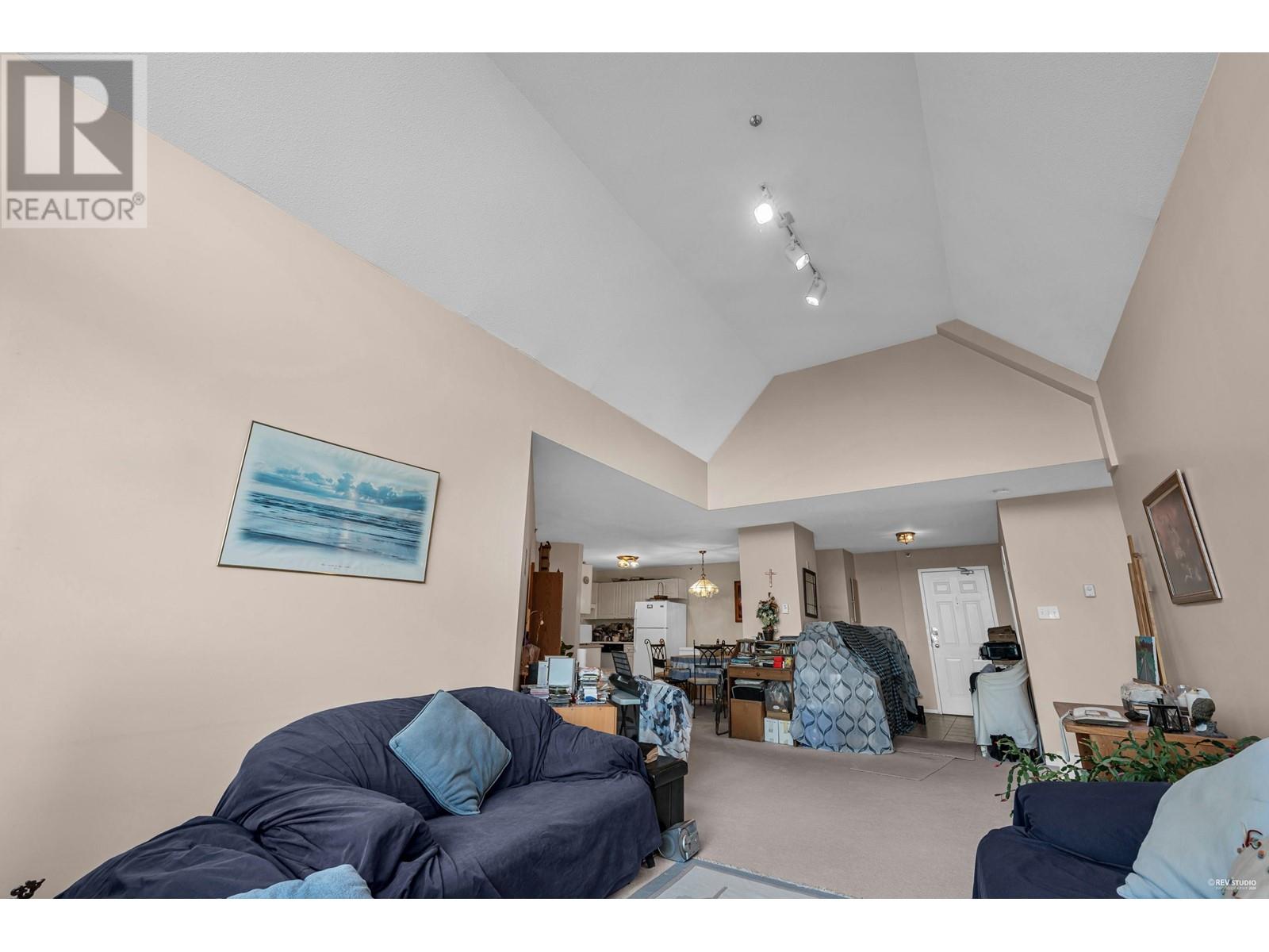 401 7011 Blundell Road Property Photo 8
