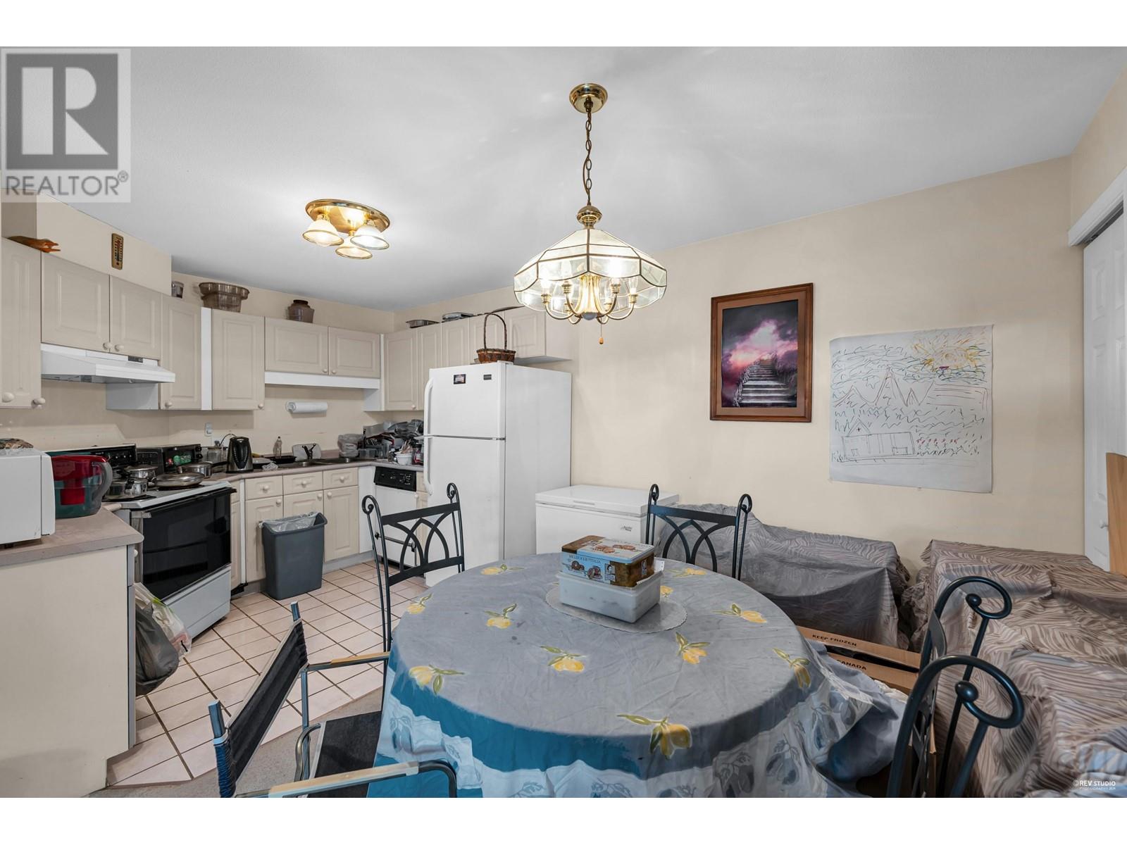 401 7011 Blundell Road Property Photo 10