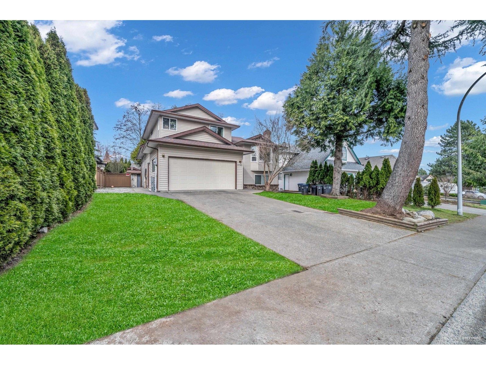 15743 97 Avenue Property Photo 1