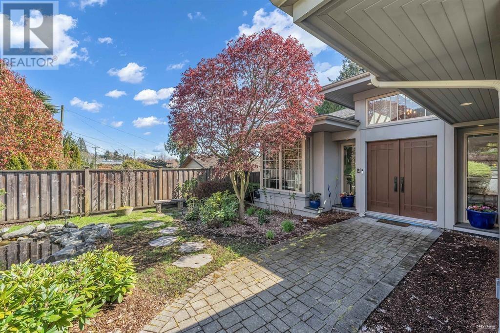 2566 Marine Drive Property Photo 16