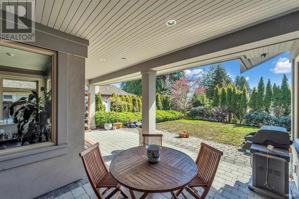 2566 Marine Drive Property Photo 17