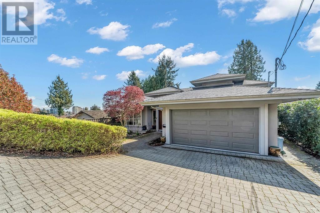 2566 Marine Drive Property Photo 18