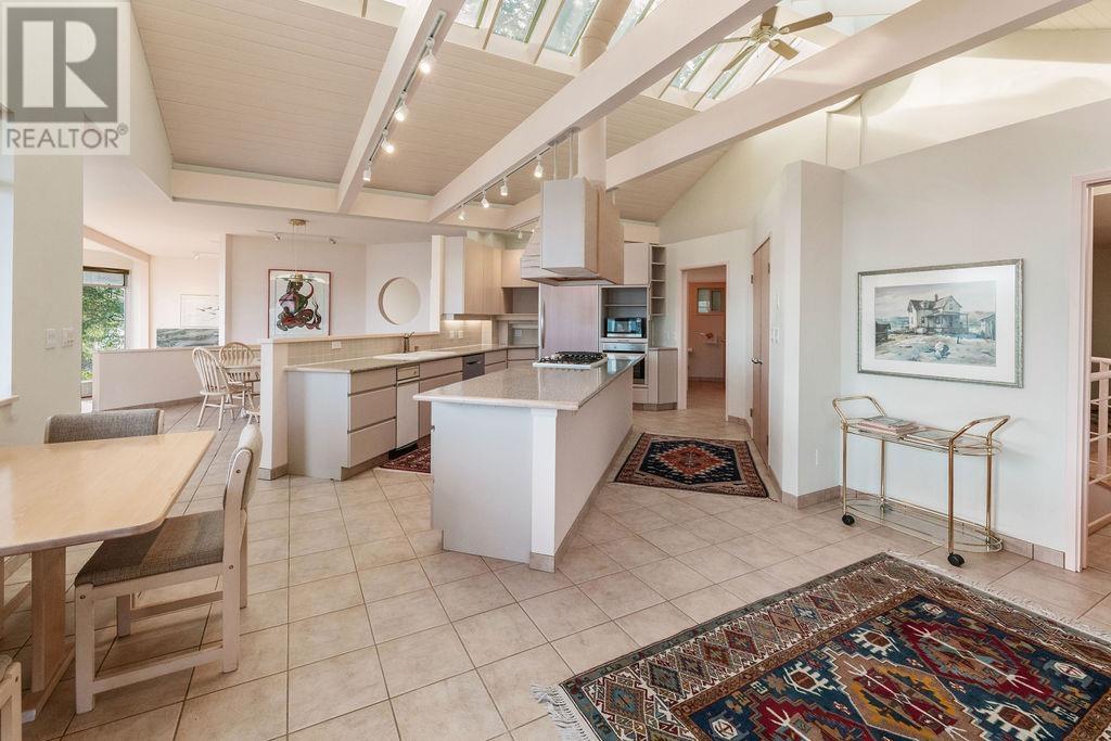 12416 Whitestone Road Property Photo 11