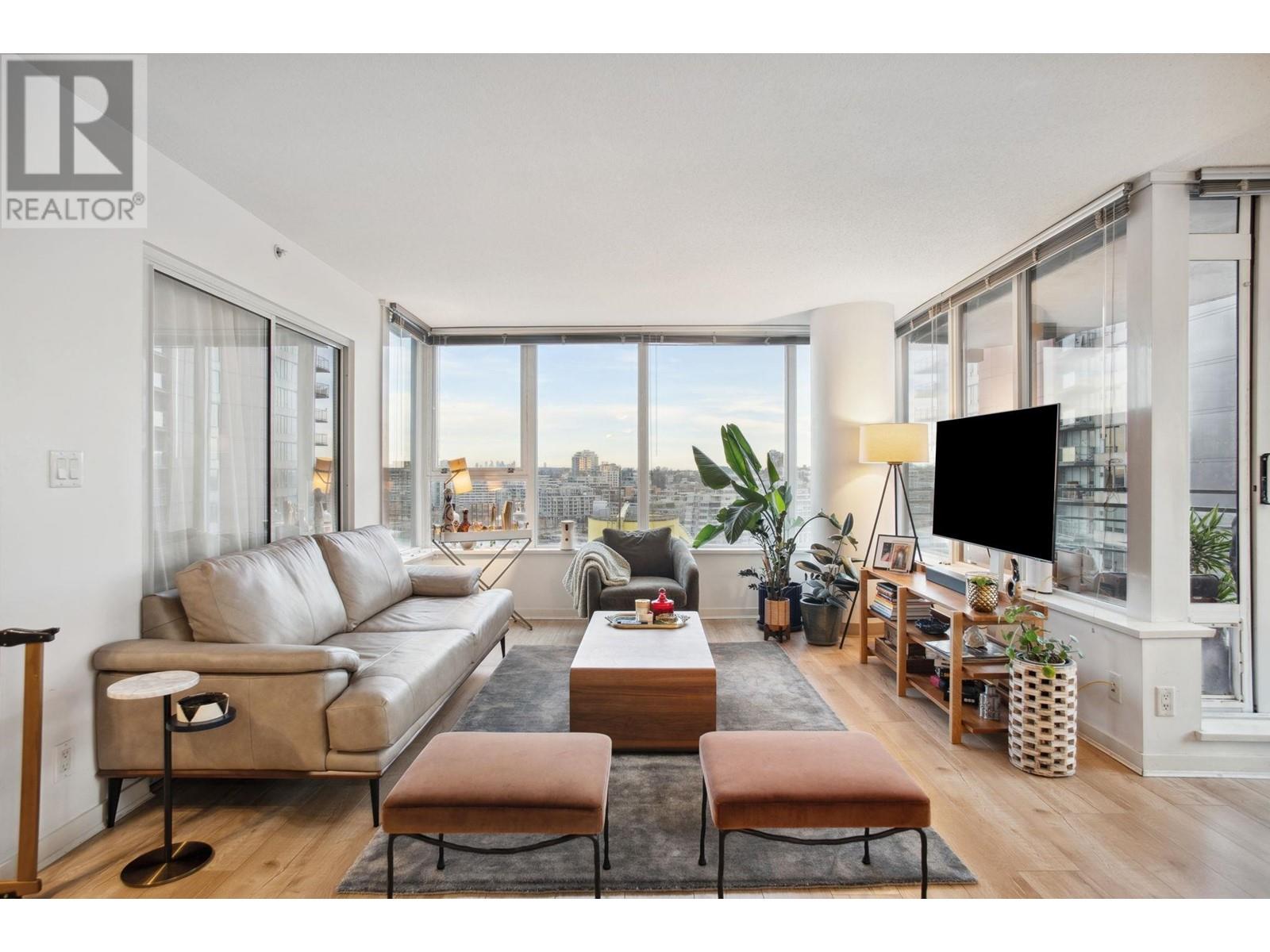 1803 33 Smithe Street Property Photo 3