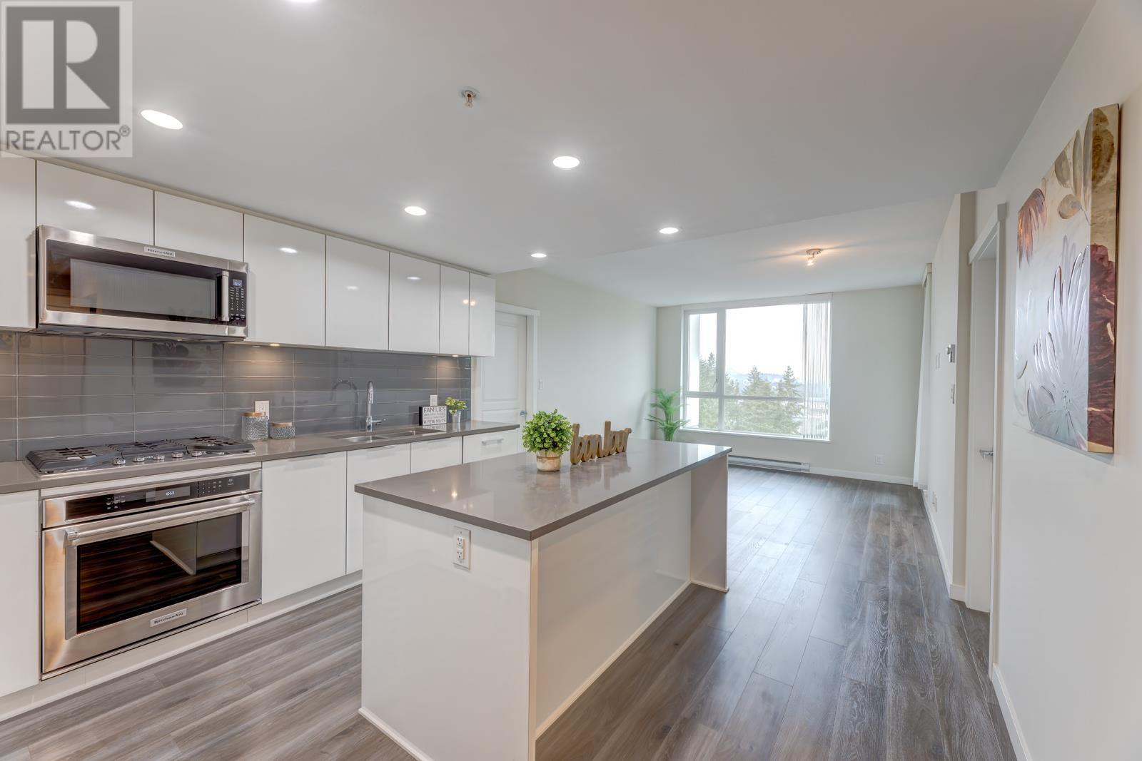 1605 3096 Windsor Gate Property Photo 7