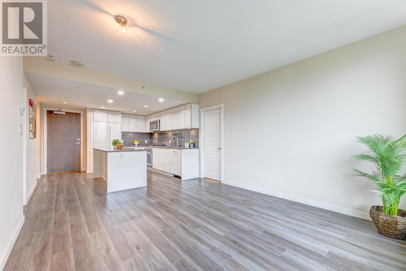 1605 3096 Windsor Gate Property Photo 8
