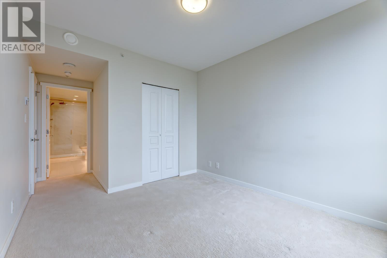 1605 3096 Windsor Gate Property Photo 11