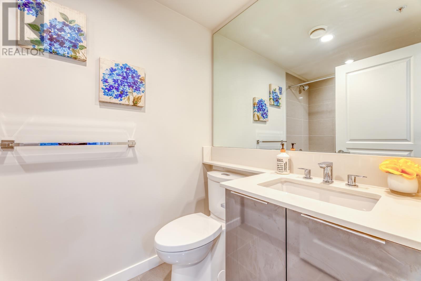 1605 3096 Windsor Gate Property Photo 15