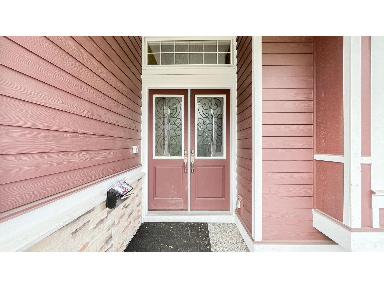 14059 91 Avenue Property Photo 2