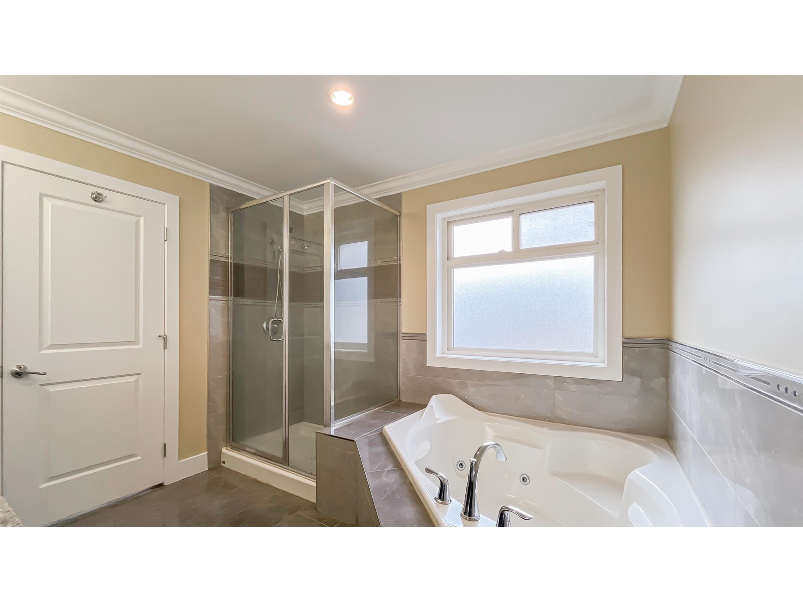 14059 91 Avenue Property Photo 21