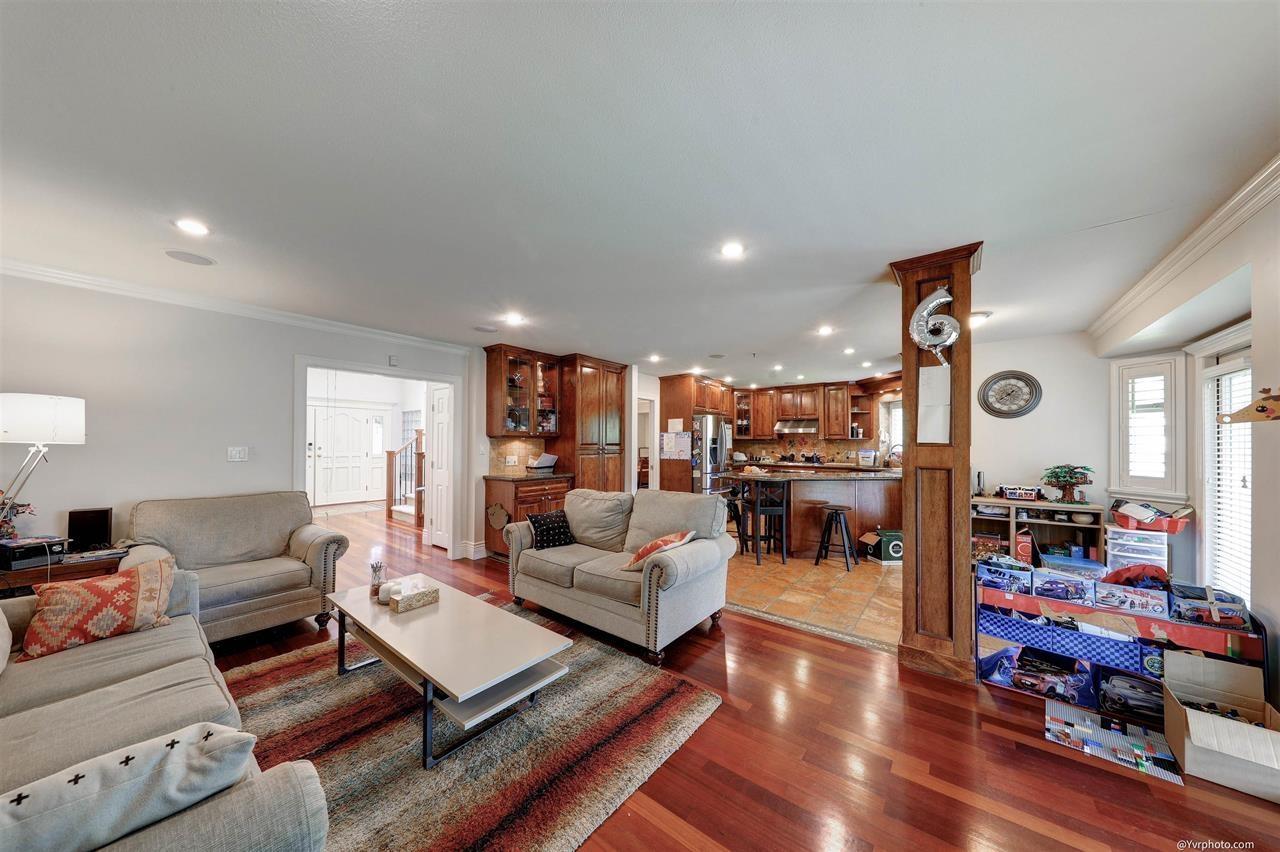 3382 155 Street Property Photo 3