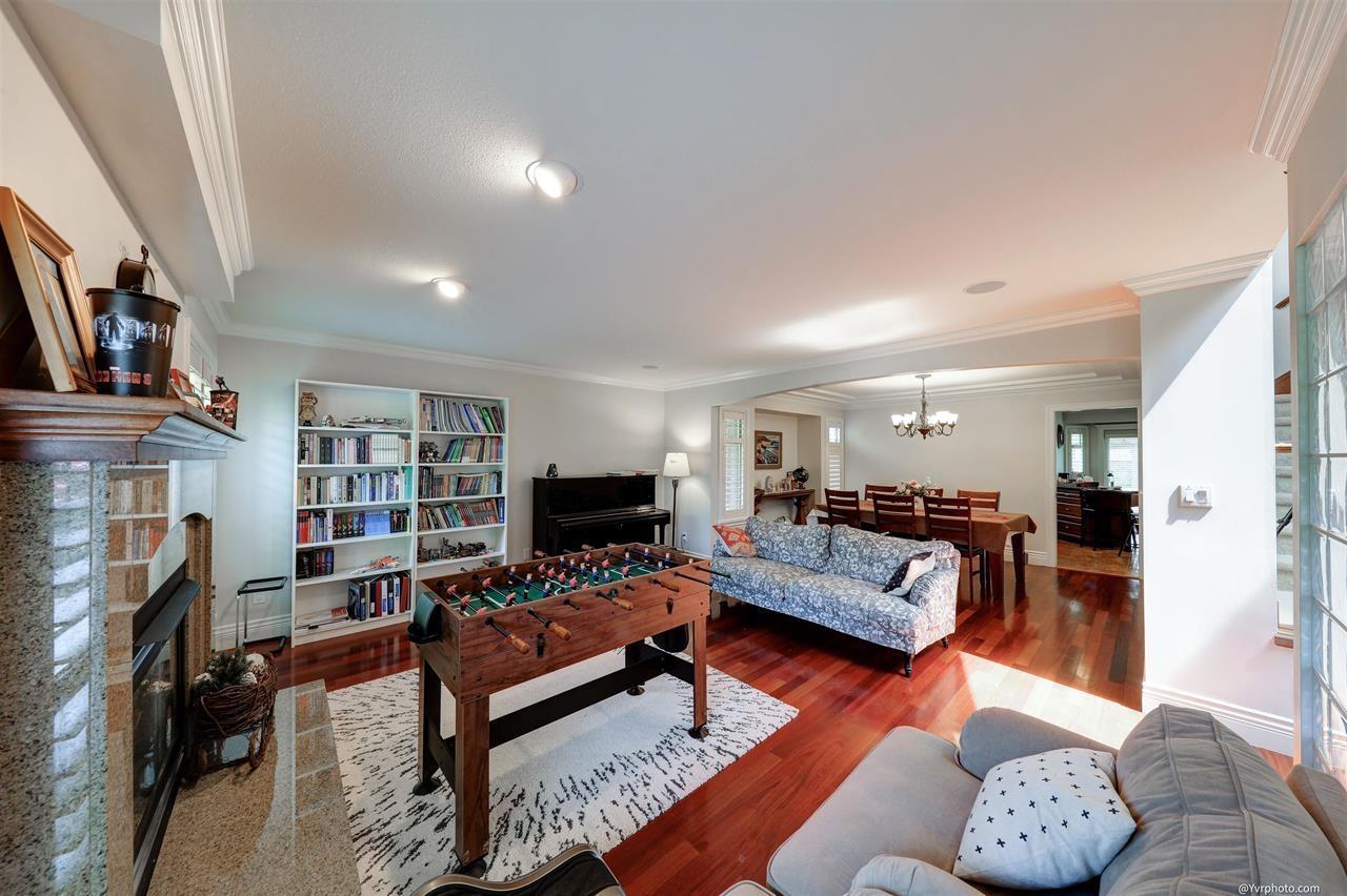 3382 155 Street Property Photo 6