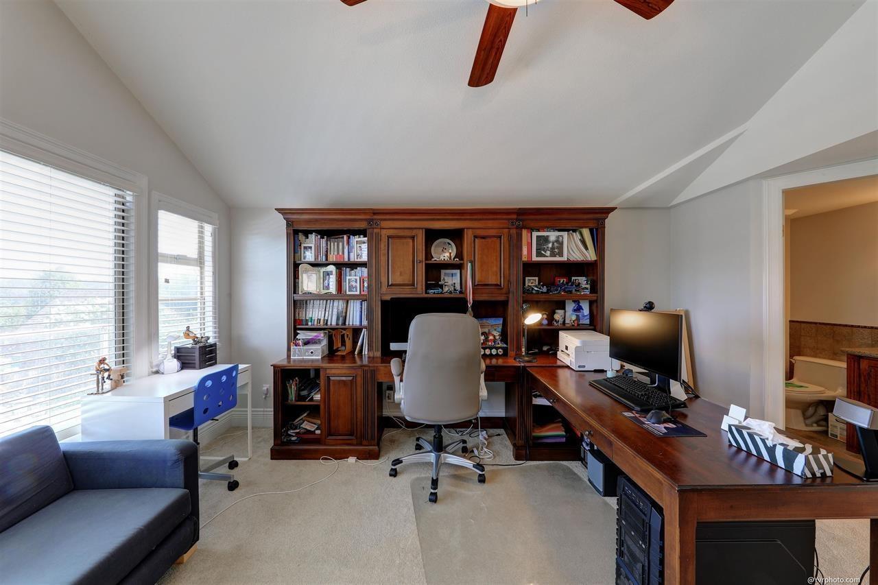 3382 155 Street Property Photo 9