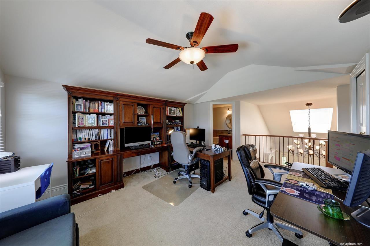 3382 155 Street Property Photo 10