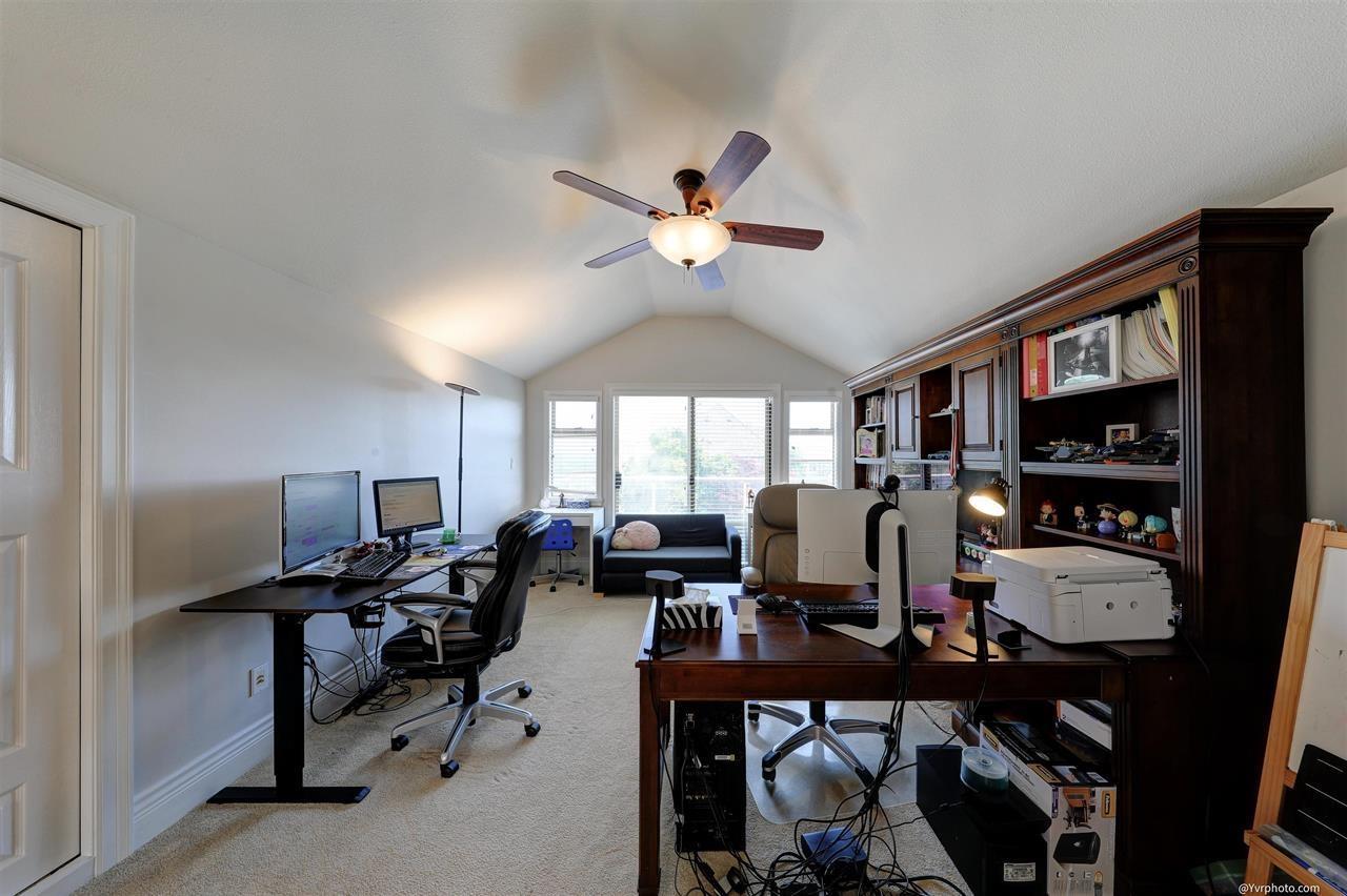 3382 155 Street Property Photo 11