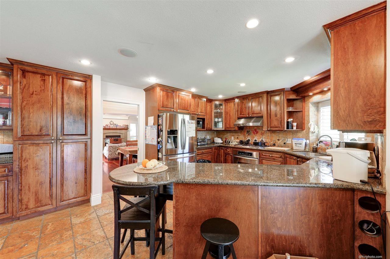 3382 155 Street Property Photo 15