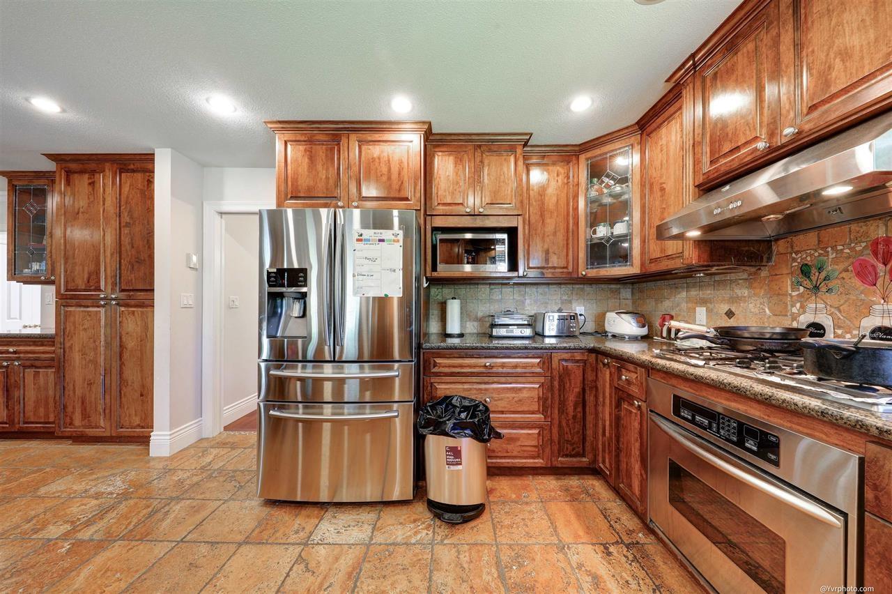 3382 155 Street Property Photo 16