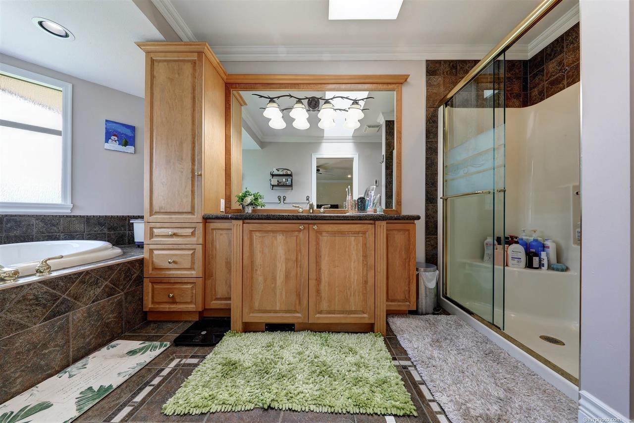 3382 155 Street Property Photo 21