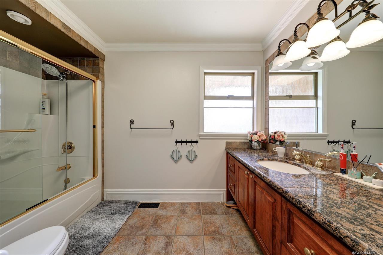 3382 155 Street Property Photo 26