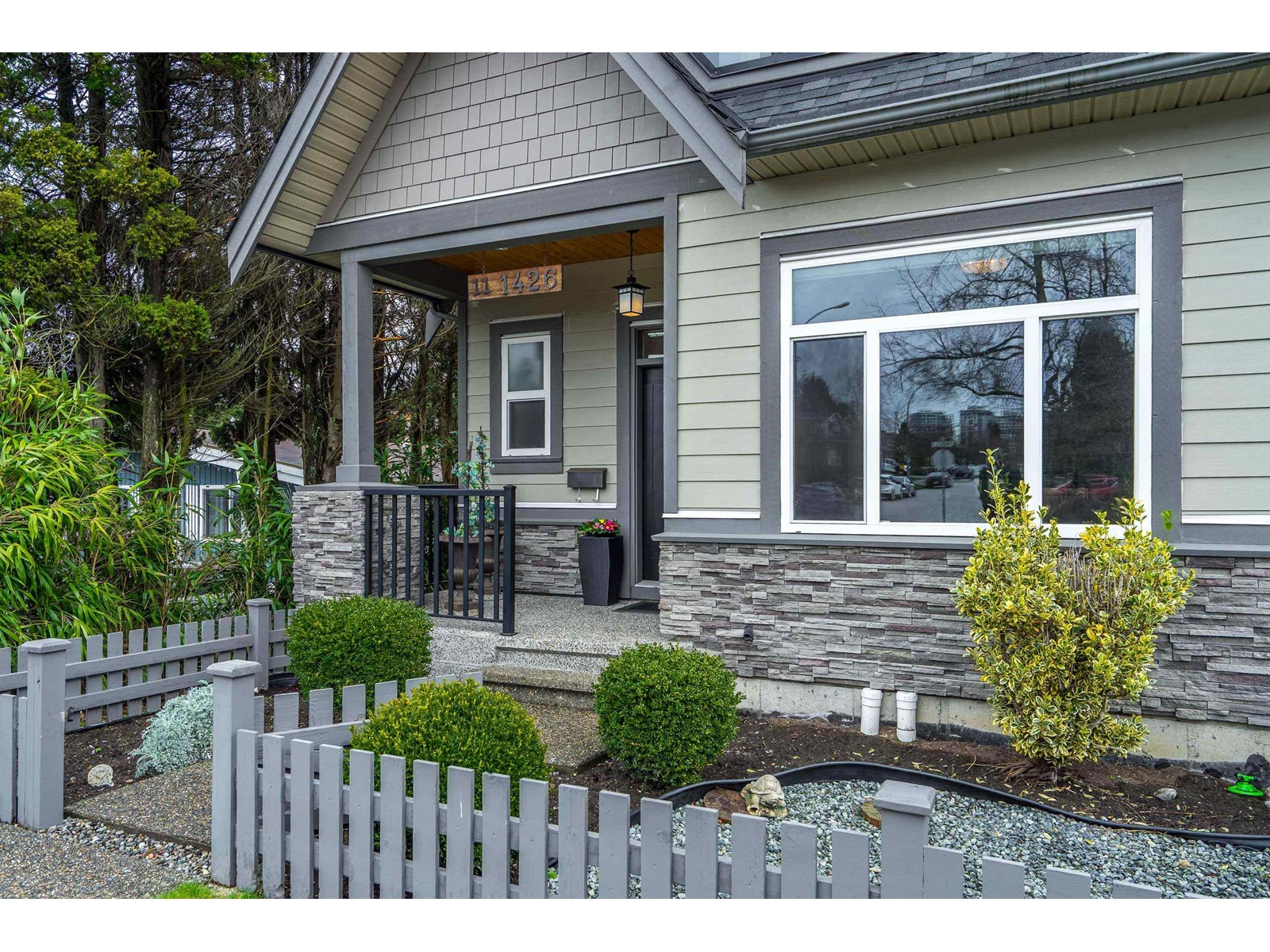11 1426 Finlay Street Property Photo 1