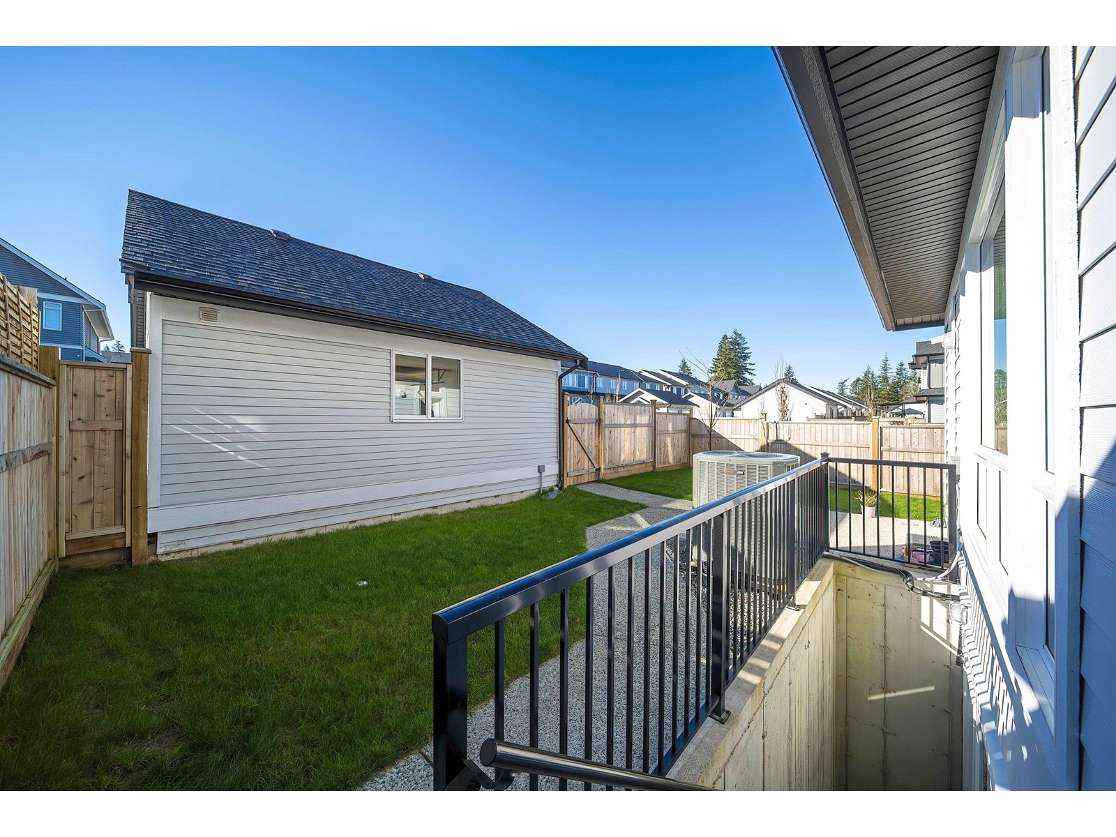 20502 76a Avenue Property Photo 8