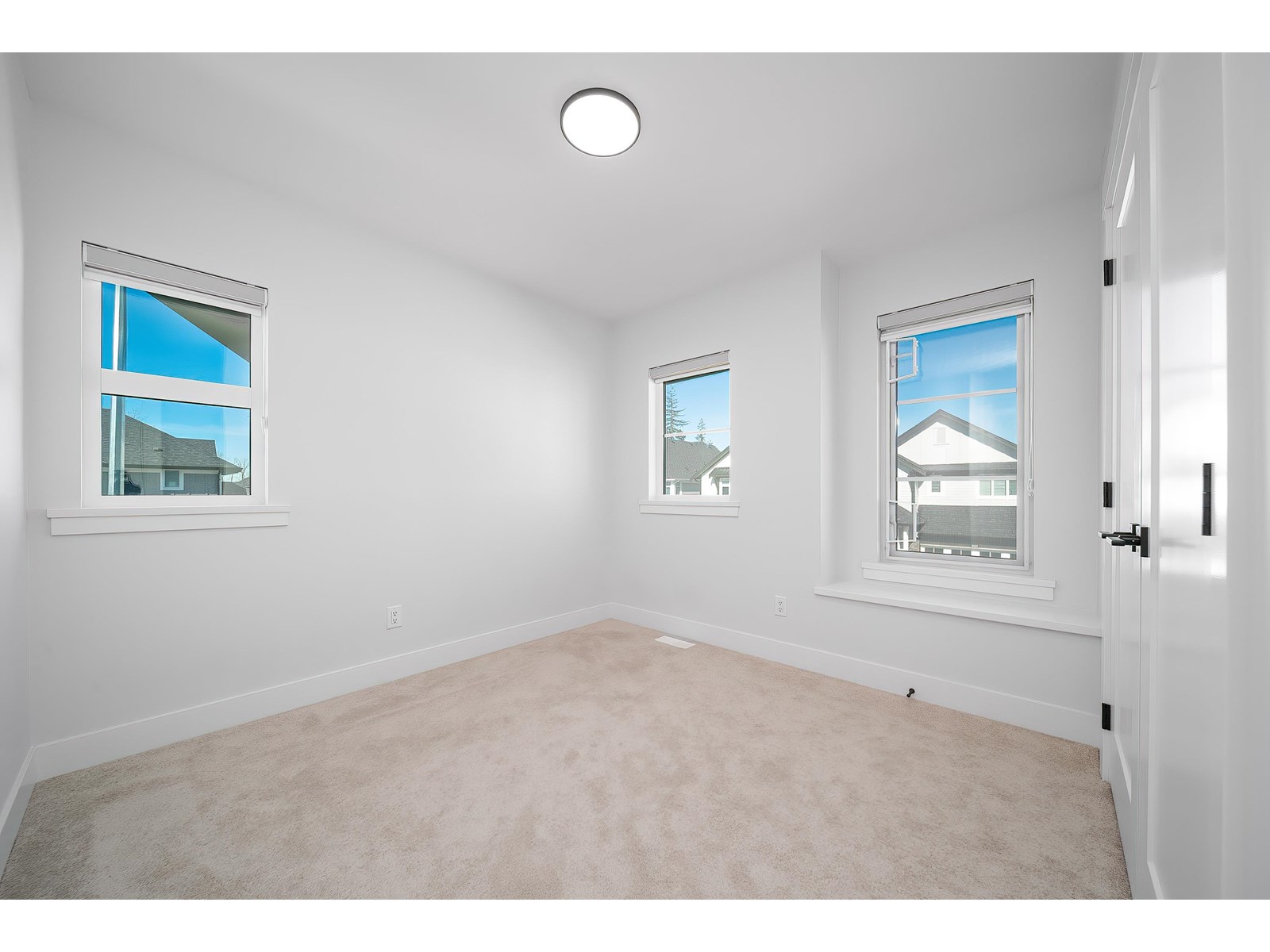 20502 76a Avenue Property Photo 37