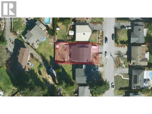 982 SADDLE STREET Property Photo 1