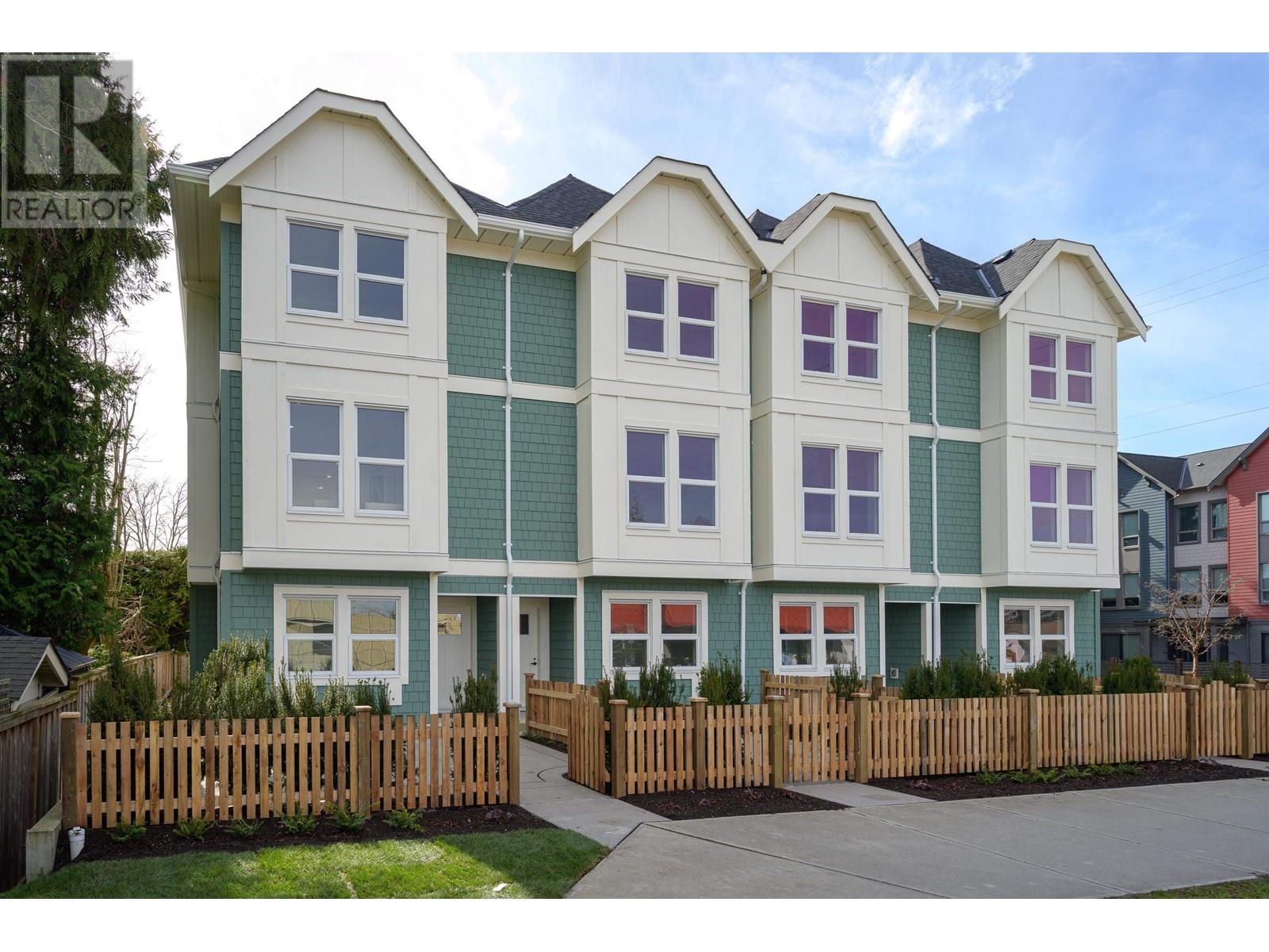 1 4788 54a Street Property Photo 1