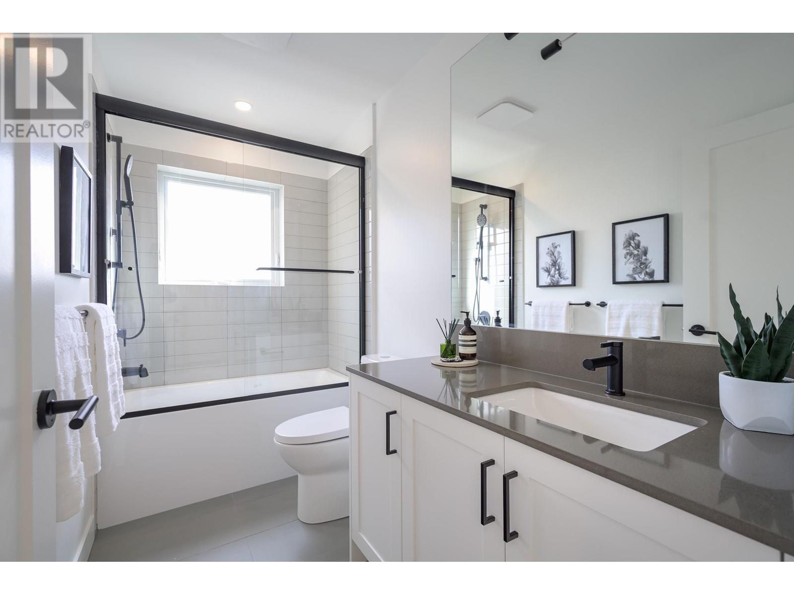 1 4788 54a Street Property Photo 33