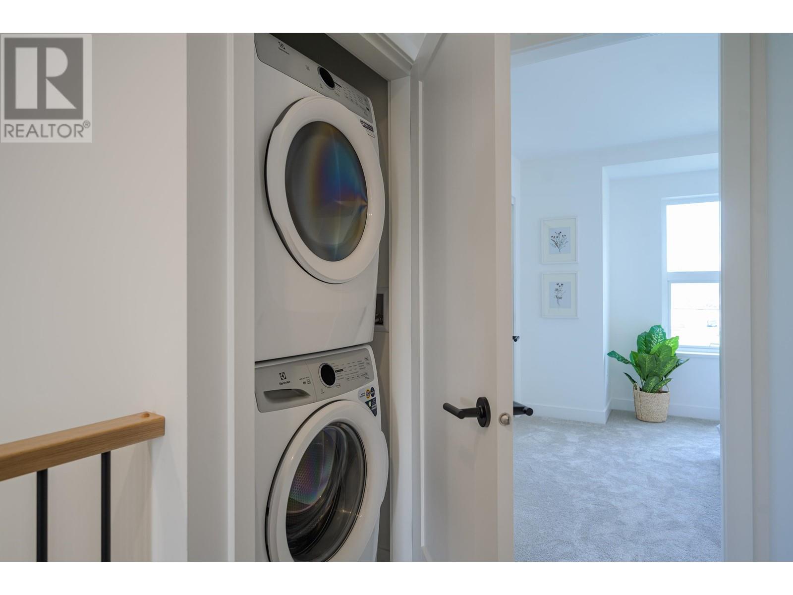 1 4788 54a Street Property Photo 35