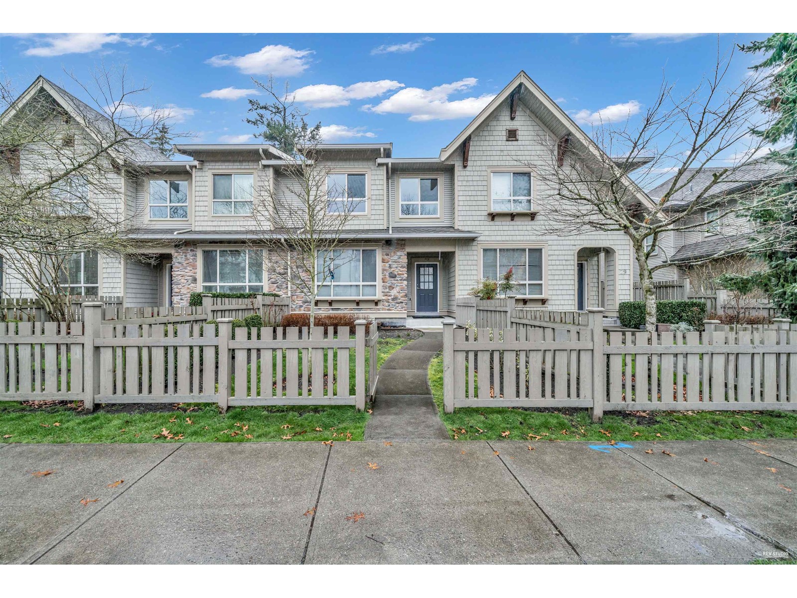 28 2738 158 Street Property Photo