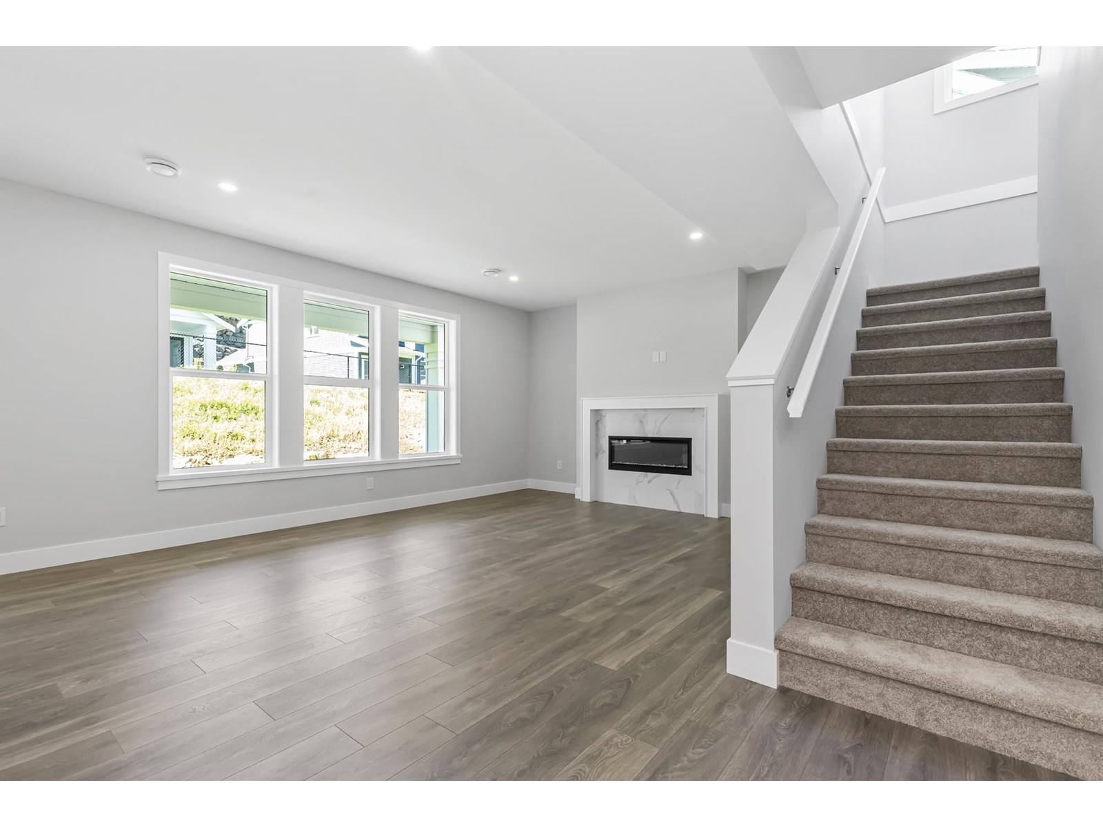 1949 Sparrow Hawk Place, Mt Woodside Property Photo 6