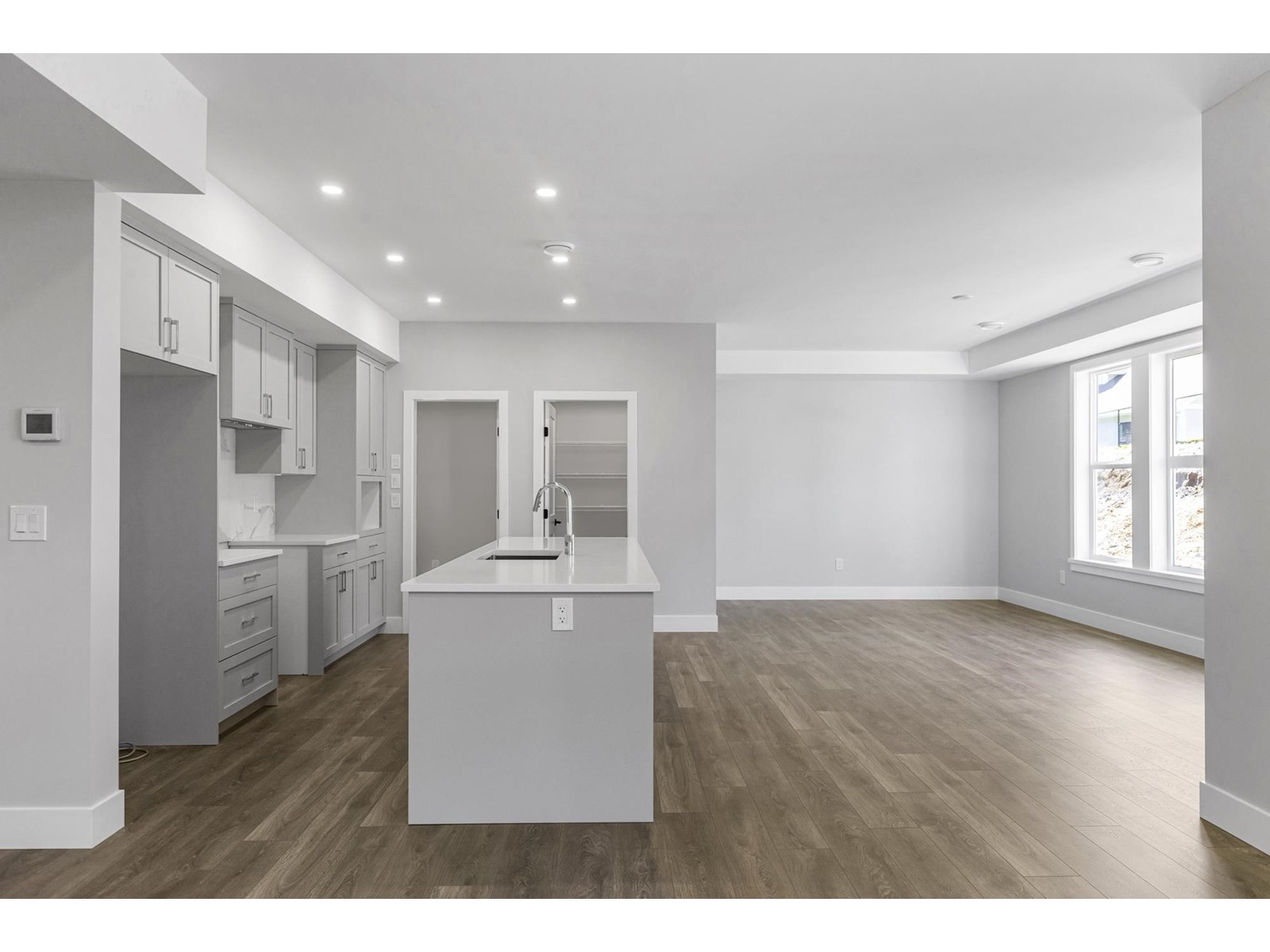 1949 Sparrow Hawk Place, Mt Woodside Property Photo 12