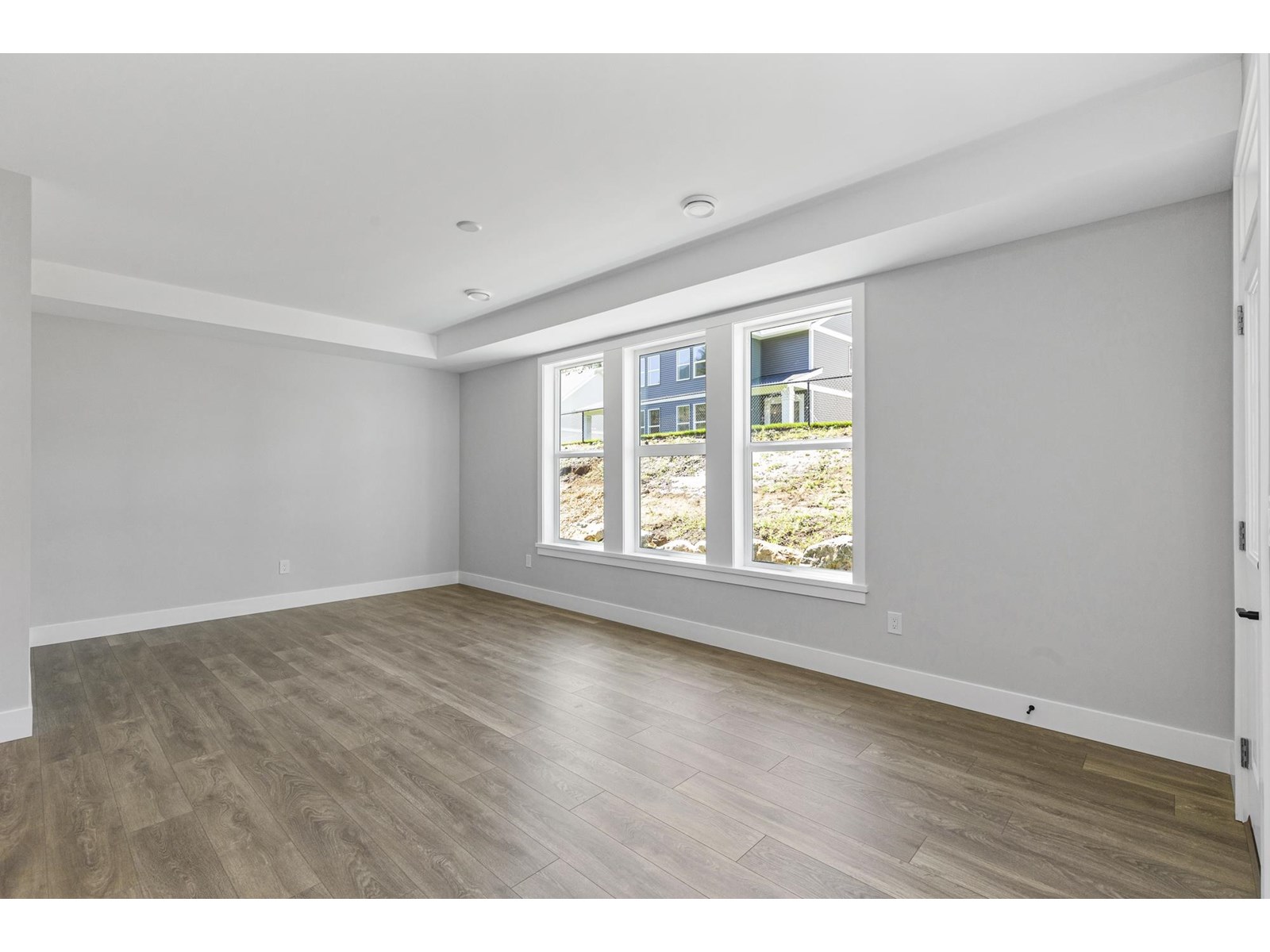 1949 Sparrow Hawk Place, Mt Woodside Property Photo 20