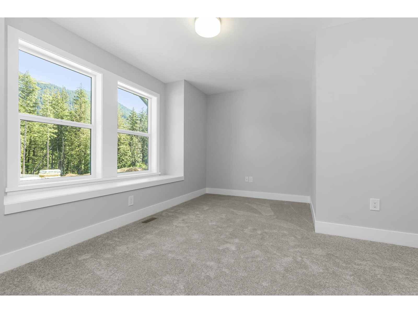 1949 Sparrow Hawk Place, Mt Woodside Property Photo 25